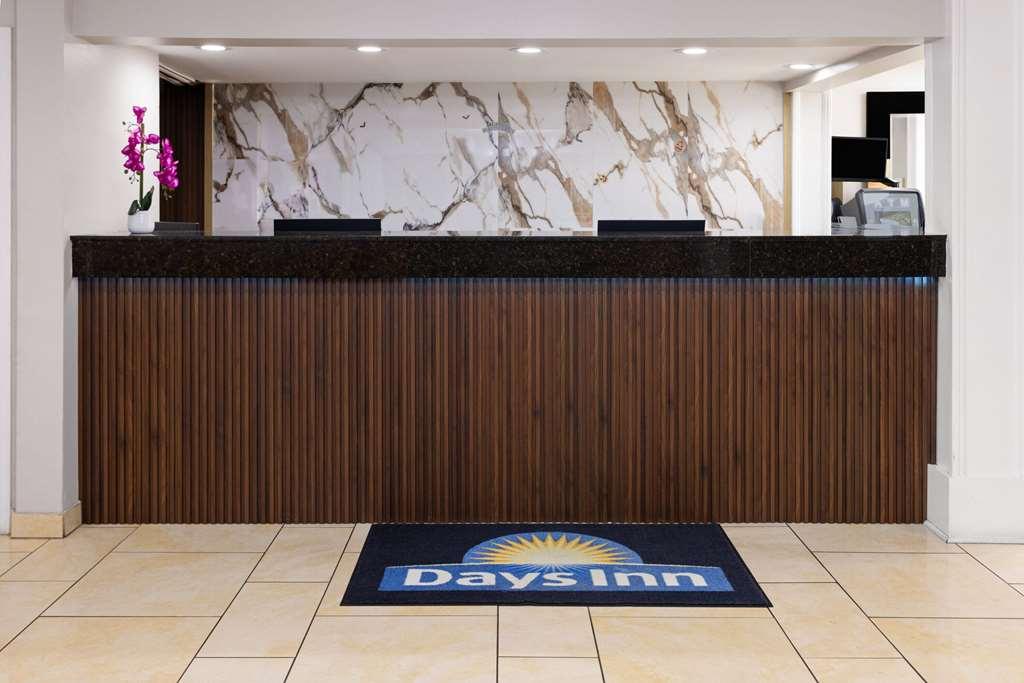Days Inn By Wyndham Florence Near Civic Center Interior photo