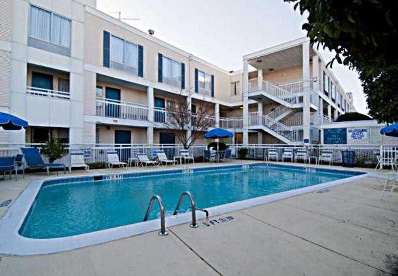 Days Inn By Wyndham Florence Near Civic Center Exterior photo